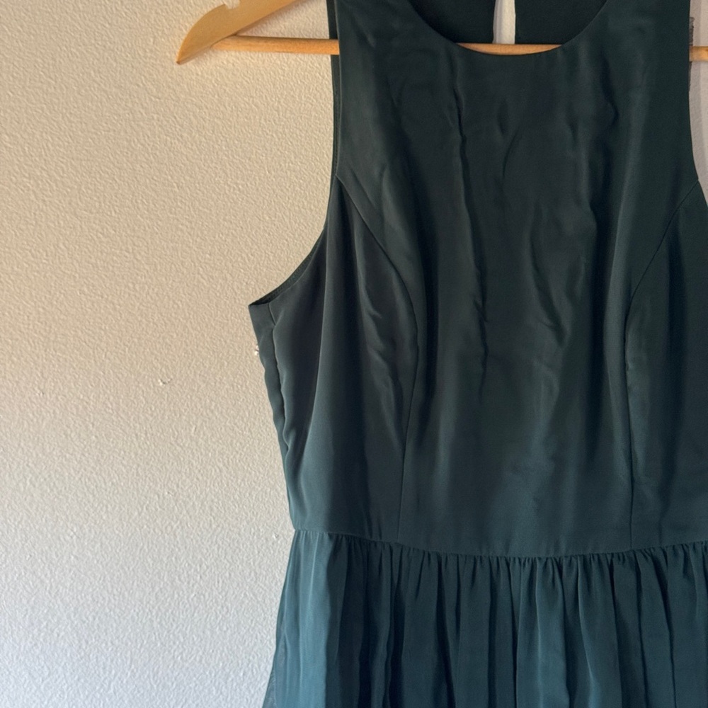 Elegant Green Sleeveless Maxi Dress - Picture 2 of 4